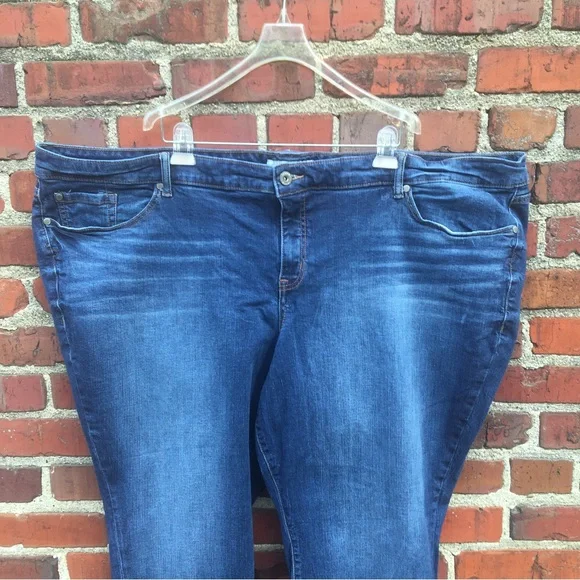Torrid Skinny Crop Jeans Blue Denim Faded Dark Wash Whiskers Plus Size 30 R 30R - Picture 6 of 13